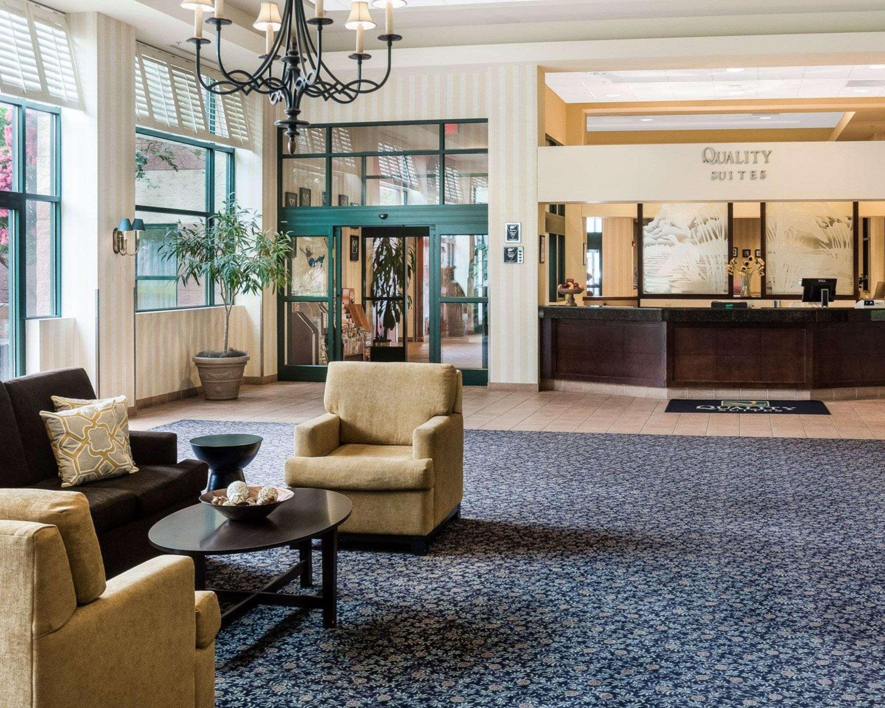 ควอลิตี้ สวีท เลค ไรท์ - นอร์โฟล์ค แอร์พอร์ต Hotel นอร์ฟอล์ก ภายนอก รูปภาพ